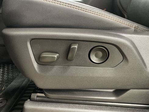 Used 2025 GMC Sierra 3500 AT4 w/ AT4 Premium Plus Package image 14