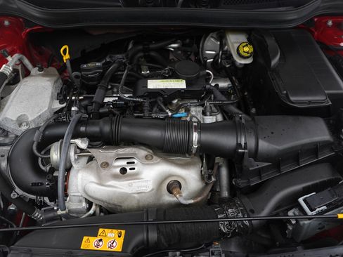 Used 2019 Mercedes-Benz GLA 250 4MATIC w/ Premium Package image 32