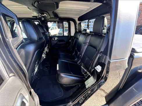 Used 2022 Jeep Gladiator Mojave w/ Cold Weather Group image 15