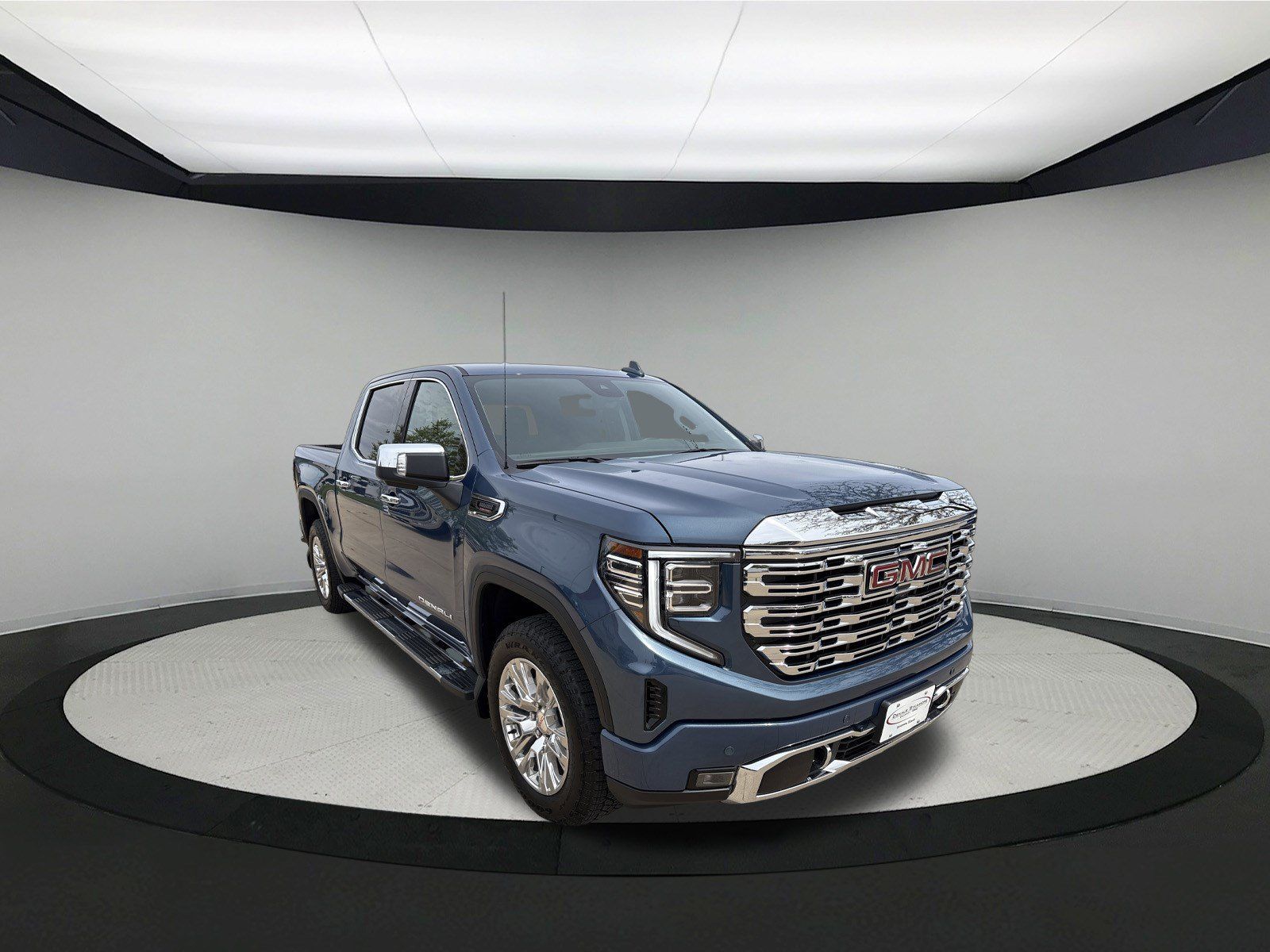 Used 2025 GMC Sierra 1500 Denali w/ Technology Package AWD/4WD image 1