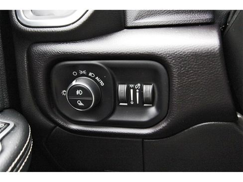 Used 2024 RAM 2500 Laramie w/ Towing Technology Group image 19