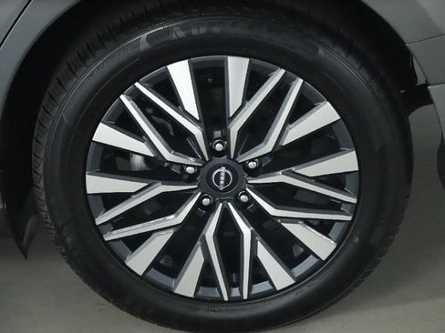 Used 2024 Nissan Altima 2.5 SV w/ SV Premium Package AWD/4WD image 40