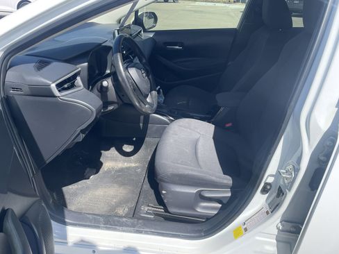 Used 2020 Toyota Corolla LE image 6
