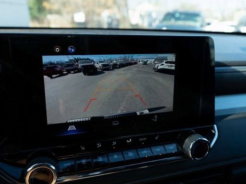 Used 2023 Chevrolet Colorado LT w/ LT Convenience Package II image 20