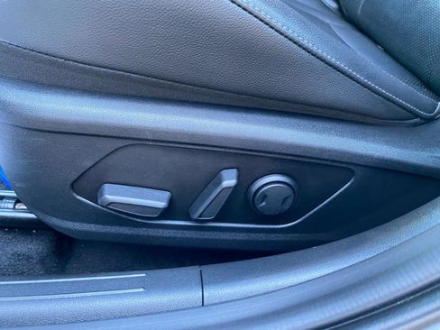 Used 2025 Hyundai Elantra Limited image 25