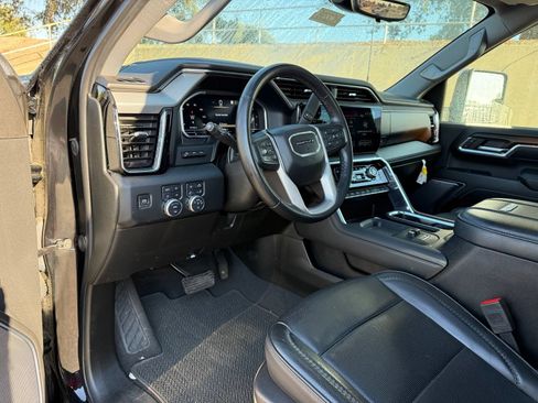 Used 2024 GMC Sierra 2500 Denali w/ Denali Reserve Package AWD/4WD image 9