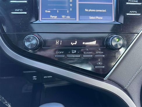 Used 2018 Toyota Camry SE image 29