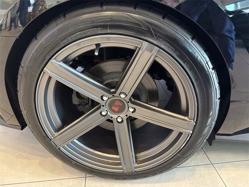 Used 2019 Ford Mustang GT Premium image 17