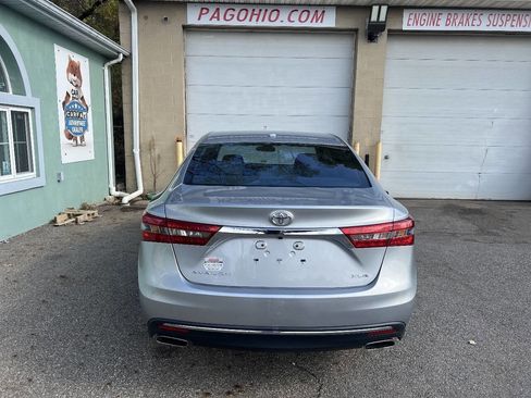 Used 2018 Toyota Avalon XLE image 5