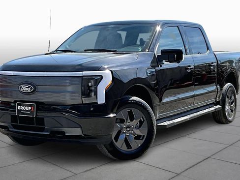 Used 2025 Ford F150 Lightning Lariat w/ Max Trailer Tow Package image 36