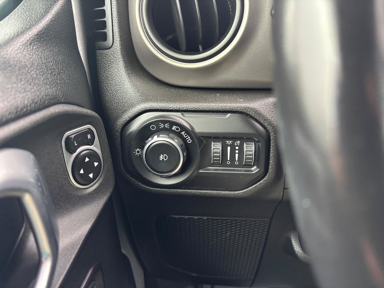 Used 2020 Jeep Wrangler Unlimited Sport S AWD/4WD image 13