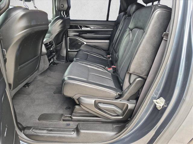 Used 2024 Jeep Wagoneer L Series II w/ Flexible Seating Group AWD/4WD image 19