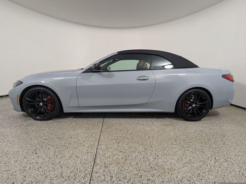 Used 2022 BMW M440i Convertible RWD image 4