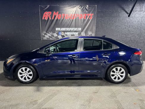 Used 2021 Toyota Corolla LE image 2