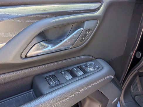 Used 2024 GMC Yukon Denali w/ Advanced Technology Package AWD/4WD image 11