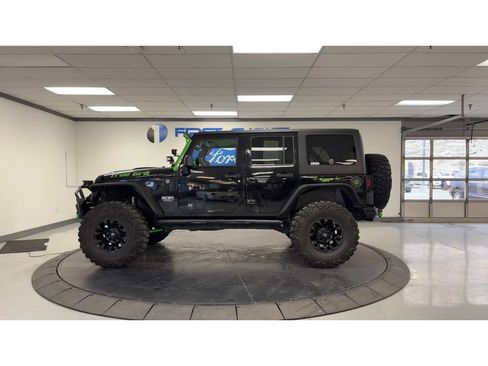 Used 2012 Jeep Wrangler Unlimited Rubicon AWD/4WD image 5