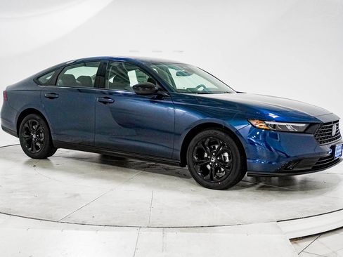 New 2025 Honda Accord SE image 12