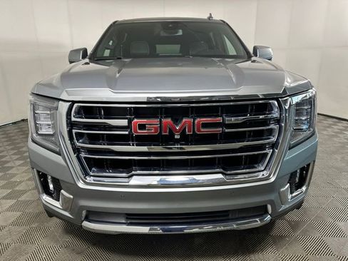 Used 2023 GMC Yukon XL SLT w/ SLT Premium Package image 8