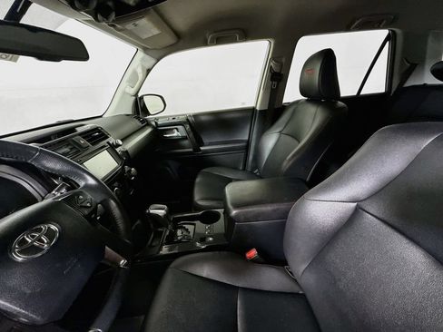Used 2018 Toyota 4Runner TRD Off-Road Premium w/ Convenience Package AWD/4WD image 18