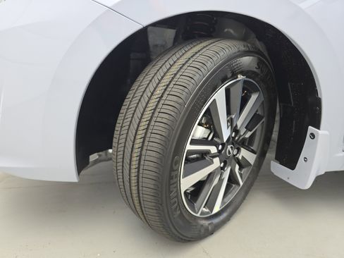 New 2025 Nissan Versa SV w/ Trunk Package image 30