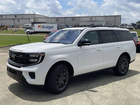 New 2025 Ford Expedition Platinum w/ Stealth Performance Package AWD/4WD image 7