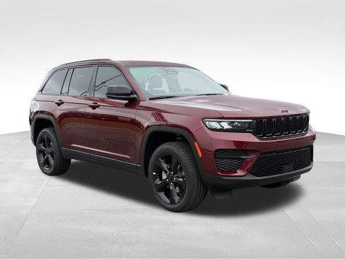 New 2025 Jeep Grand Cherokee Altitude RWD image 7
