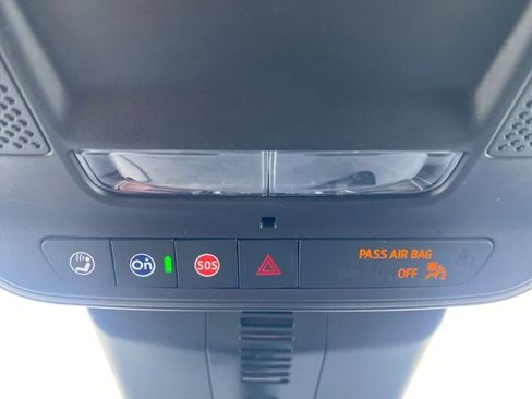 Used 2024 Chevrolet Traverse LT image 28