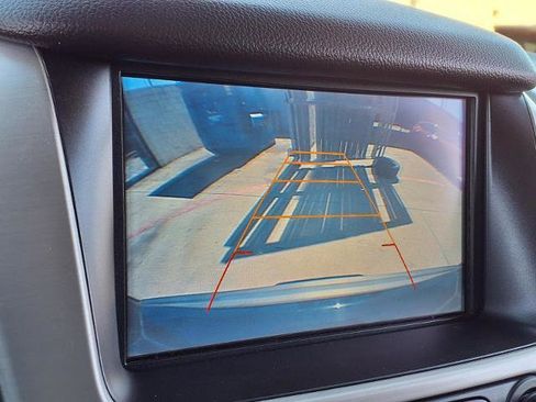 Used 2017 GMC Yukon SLE w/ SLE Value Package image 5