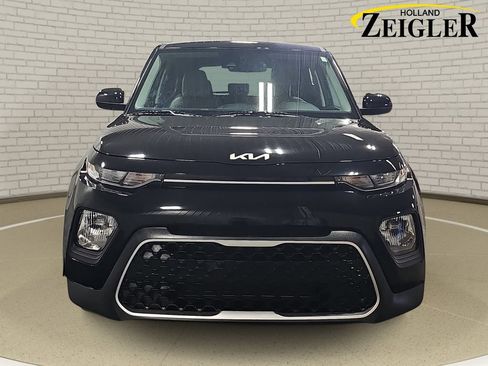 Used 2022 Kia Soul LX w/ Technology Package FWD image 2