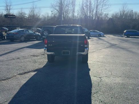 Used 2018 Toyota Tacoma SR5 image 7