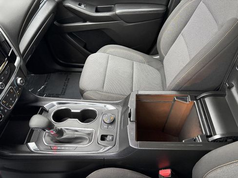 Used 2021 Chevrolet Traverse LT image 23