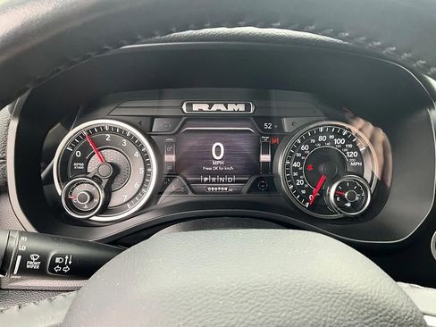 Used 2022 RAM 1500 Laramie AWD/4WD image 17