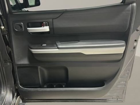 Used 2018 Toyota Tundra SR5 AWD/4WD image 30