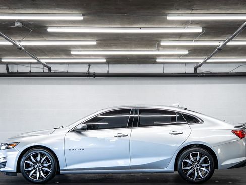 Used 2020 Chevrolet Malibu RS image 2