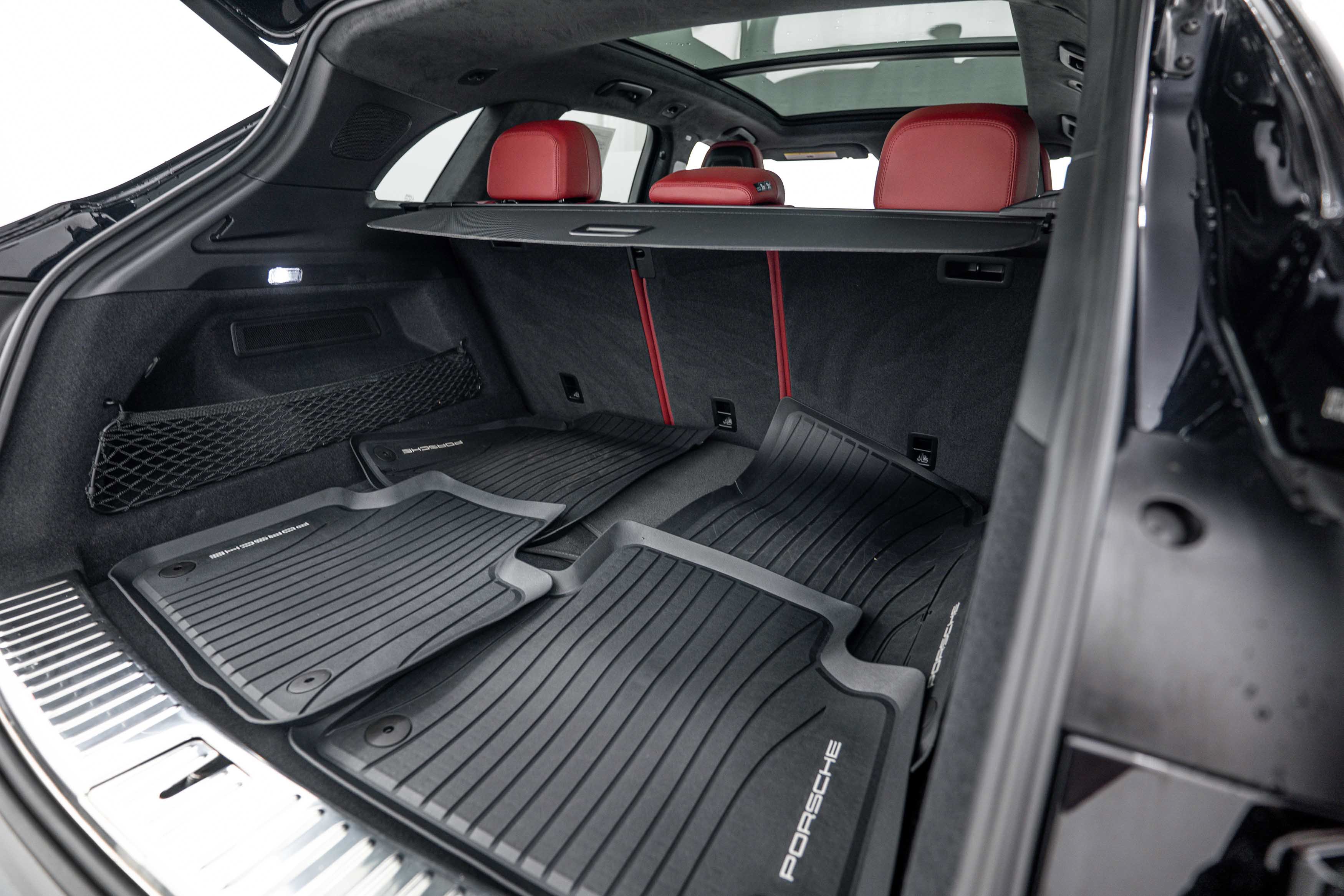Certified 2022 Porsche Cayenne GTS AWD/4WD image 27