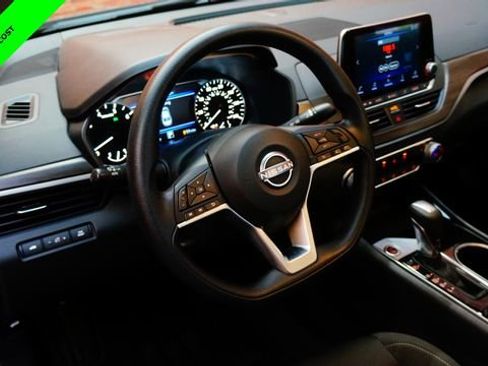 Certified 2024 Nissan Altima 2.5 SV AWD/4WD image 9