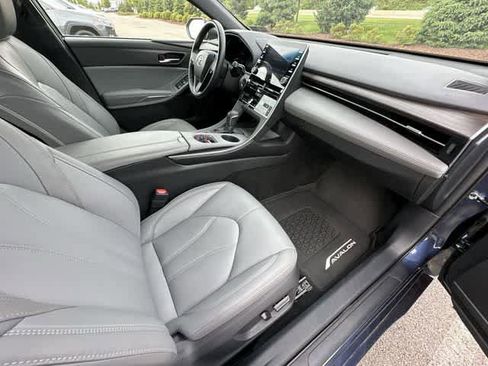 Used 2019 Toyota Avalon XLE w/ Moonroof Package FWD image 19
