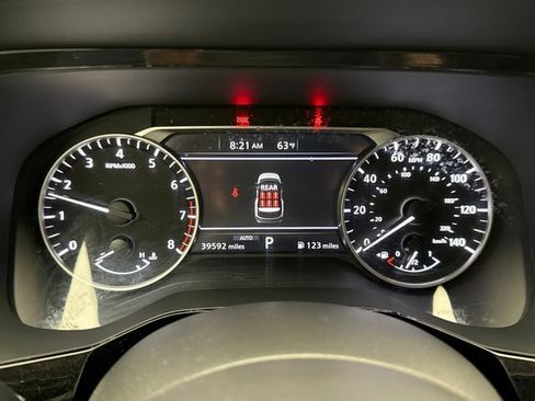 Used 2025 Nissan Pathfinder SV AWD/4WD image 13