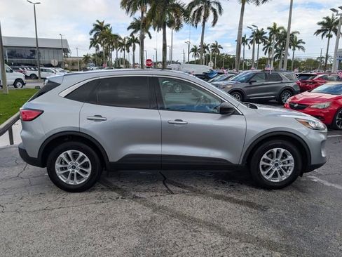 Used 2022 Ford Escape SE image 8