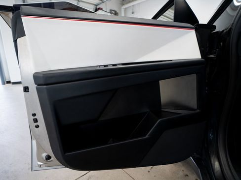 Used 2024 Tesla Cybertruck AWD Crew Cab image 20