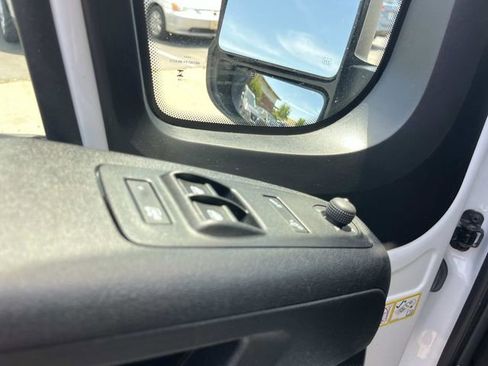Used 2024 RAM ProMaster 2500 w/ Convenience Group FWD image 31