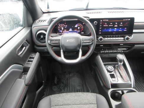 Used 2025 Chevrolet Colorado Z71 image 15