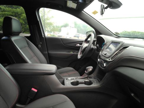 Used 2023 Chevrolet Equinox RS AWD/4WD image 16
