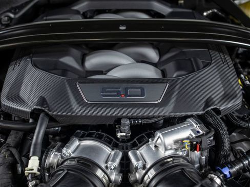Used 2025 Ford Mustang GT Premium RWD image 37