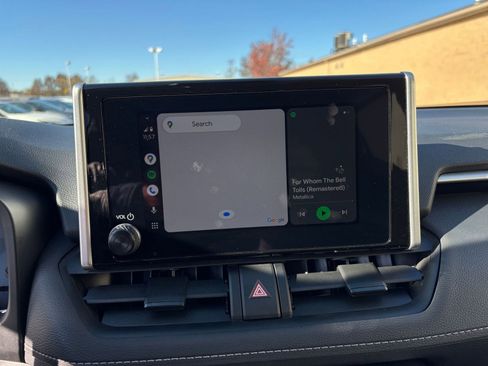 Used 2025 Toyota RAV4 XLE image 21