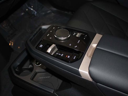 Used 2025 BMW iX xDrive50 image 12