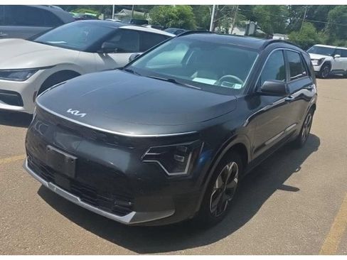 Used 2023 Kia Niro Wave w/ Wave Preserve Package FWD image 1