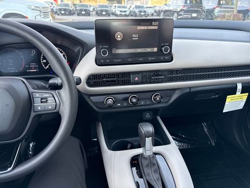 Used 2025 Honda HR-V LX image 17
