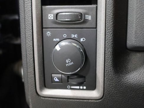 Used 2019 RAM 1500 Express w/ Express Value Package image 32