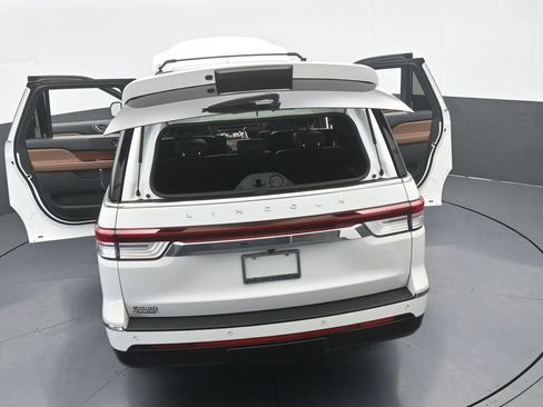 Used 2023 Lincoln Navigator L Reserve w/ Monochromatic Package image 83